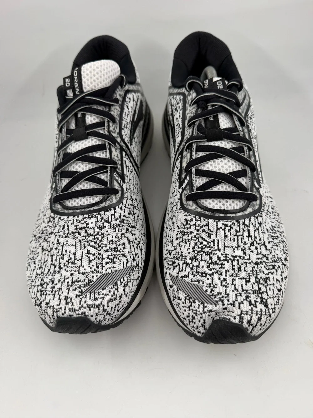 NEW! Brooks Men’s Moab 3 Vent Low - SZ 12- Black White Running Shoes Sneakers